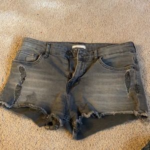 H&M gray shorts